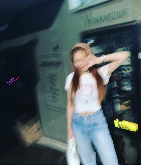 HyunA 솔리스트 나도 이렇게 될 줄은 몰랐어 널 보고 있으 나도 모르게 나 듣고 싶나 봐 Tell me Im your babe babe 빨간