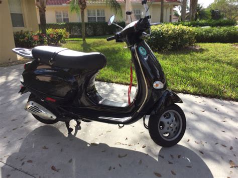 2001 Vespa 150cc M198f Et4 Has 5000 Miles Super Clean