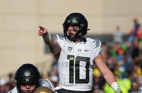 Heisman Trophy Odds And Favorites Bo Nix Brilliant As Oregon Ducks Fly