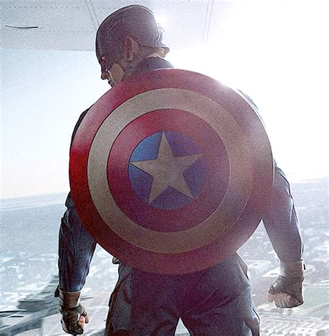 Новый Капитан Америка официально показан в новом фильме Marvel ...