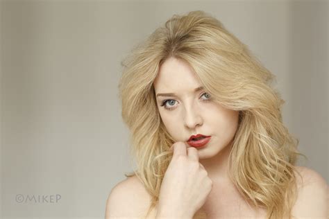 Blue Eyed And Blonde Photography By Mikeyp Model Nicole Rayner