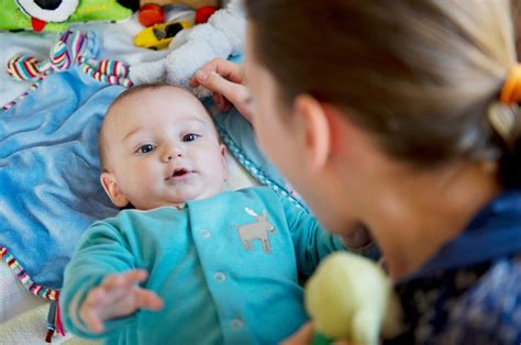 Pedijatri Savetuju Kako Da Za Titite Bebu Od Bilo Kakve Povrede U Ku I