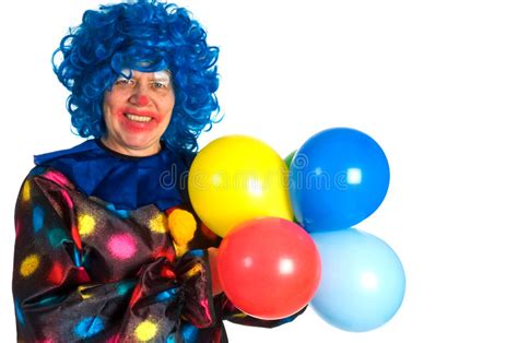 Traje Enojado Y Espeluznante Del Payaso Con Los Globos Aislados En