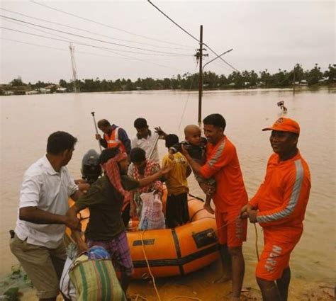 Bihar Floods Kill 4 Displace 11 Lakh Cm Nitish Kumar Reviews