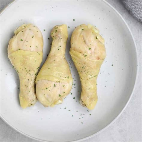 Boiled Chicken Thighs (How to Boil Chicken thighs) - Chicken Vibes