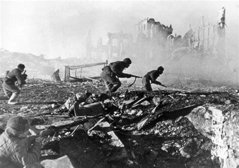 History Obsessed - Remembering The Battle Of Stalingrad