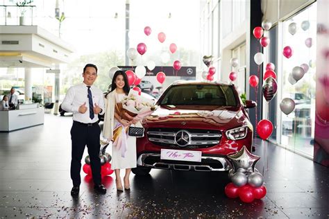 Hot girl Thích ăn phở tậu Mercedes Benz GLC hơn tỷ đồng