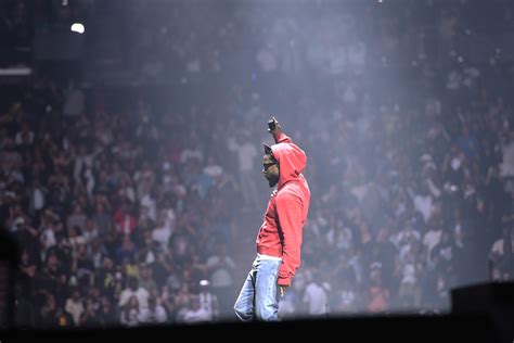 Kendrick Lamar Takes Shots at Drake at L.A. ‘Pop-Out’ Concert - LAmag