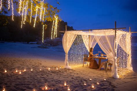 Romantic Beach Dinner Proposal