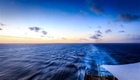 X Beautiful Blue Cloud Ocean Red Horizon