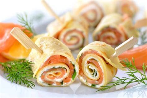 Rollitos de salmón ahumado con crema de queso Recetinas