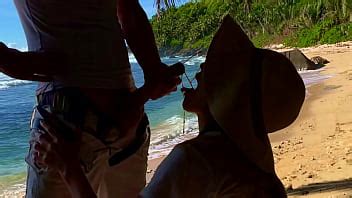 Facial en plein air en public Elle avale après un rapport sexuel XVIDEOS