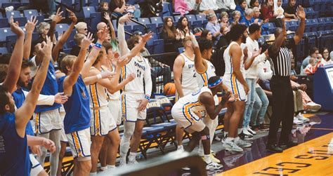 Its A Great Night Of Growth And Celebration Umhb Mens Hoops Hosts