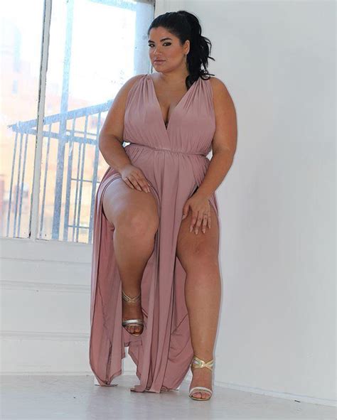 Plus Size Model Photo Fashion Video Thigh On Stylevore