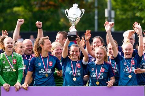 Kim Everaerts Wint Met Fc Twente Vrouwen Ook Eredivisie Cup Nu Horst