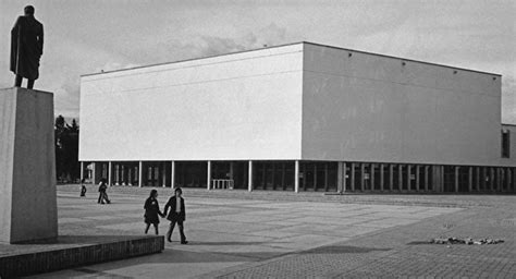 Borran imagen del Che Guevara de la fachada del auditorio León de