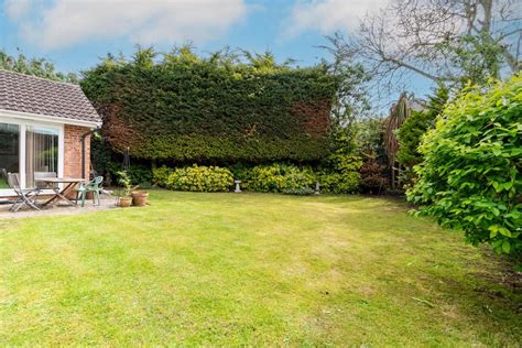 Hall Road Leckhampton Cheltenham Gl53 3 Bed Detached Bungalow £650 000