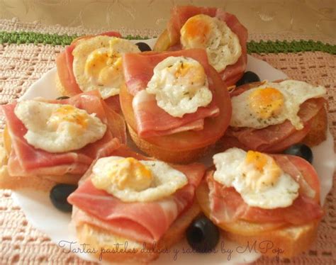 Montadito de tomate con jamón y huevo de codorniz Comida Recetas de