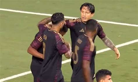 Edison Flores asustó a más de uno al convertir el 1 0 ante El Salvador