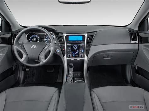 2014 Hyundai Sonata Interior | U.S. News & World Report