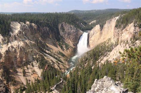 Guide To The Best Waterfalls in Yellowstone National Park - World of Waterfalls