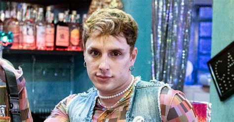 Mach O De Terra E Paix O Ter Caso Gay Tenho Outras Prefer Ncias Tv Hist Ria