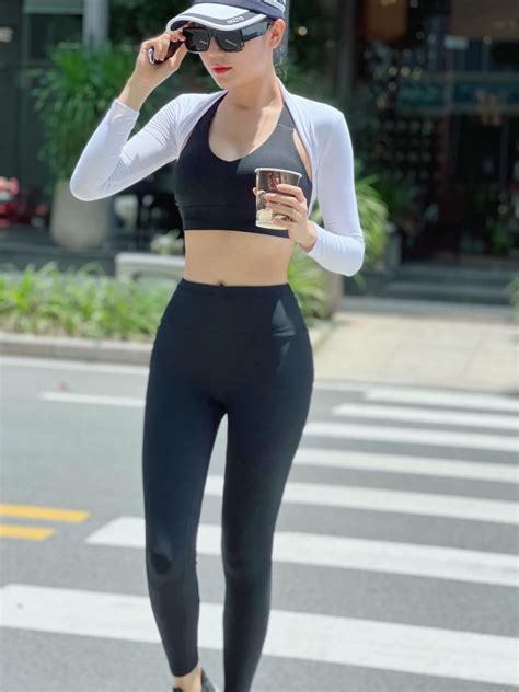Người đẹp dạy yoga hot ở Vũng Tàu Body chuẩn mặc đồ tập xuống phố cực hút