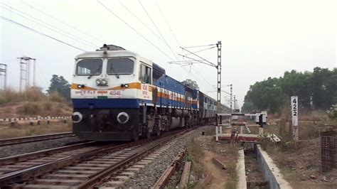 Howrah Based EMD WDP 4D With Yesvantpur Muzaffarpur Express YouTube