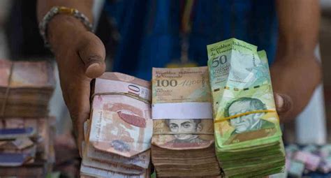 La devaluación del Bolívar en Venezuela llevó a que un dólar