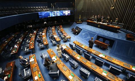 Após aprovação do Senado PEC que garante parcelas do auxílio