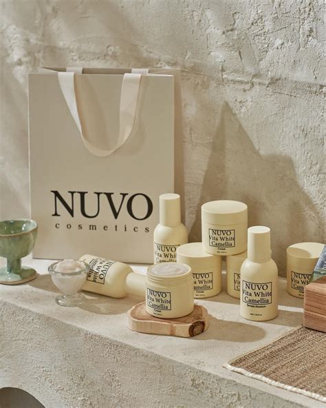 화장품 연출촬영 🍁 . . NUVO COSMETICS . . photo @lin.earstudio | 화장품, 디자인