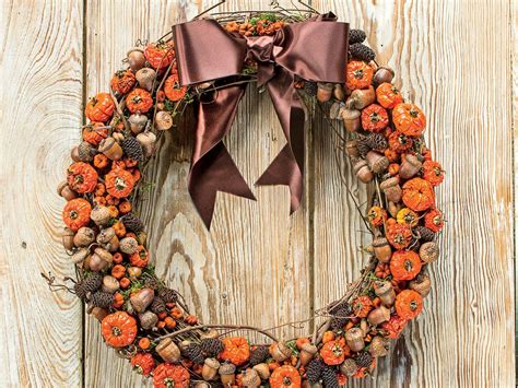 WATCH Make A Fall Wreath With Pumpkins And Acorns Fall Wreath