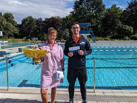 Stadtwerke EVB Huntetal GmbH 30 000ste Besucherin im Freibad Müntepark