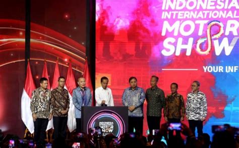 Presiden Jokowi Buka Pameran IIMS 2024 Di JI Expo Kemayoran 0 Foto