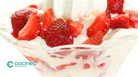 Receta de Fresas con Crema al Estilo Michoacán Rico Postre