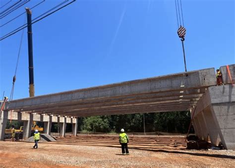 Tr Nsito Na Rodovia Das Cataratas Foi Liberado Ap S Transporte De Vigas