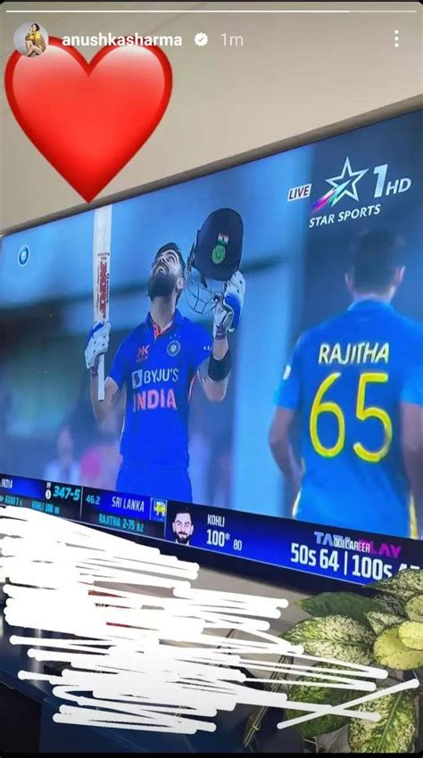 Anushka Sharma Is All Hearts As Hubby Virat Kohli Smashes 45th Odi