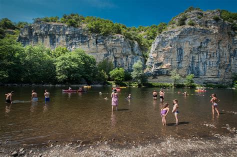 Baignade dans la rivière Dordogne Gluges Martel Lot Tourisme