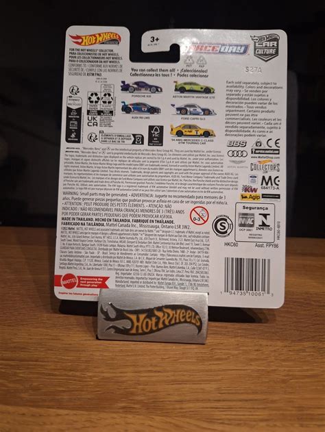 Hot Wheels Premium Race Day Aston Martin Vantage Gte