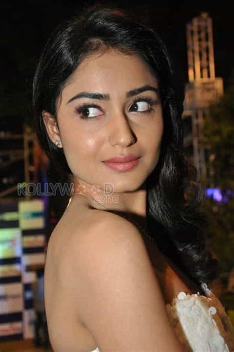 Sexy Tridha Choudary Hot Pictures 07 102550 Kollywood Zone