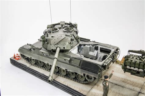 ‘Engine Trouble’ - Leopard 1V and Bergingstank - Cold War - KitMaker