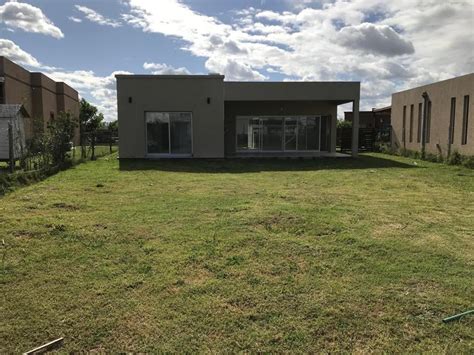 Venta Casa 3 Dormitorios A Estrenar 3 Cocheras 150m2 Pilar Del Este