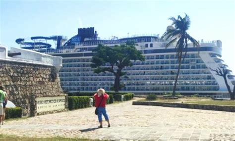 Norwegian Bliss Primer Crucero Que Llega A Acapulco Tras Otis