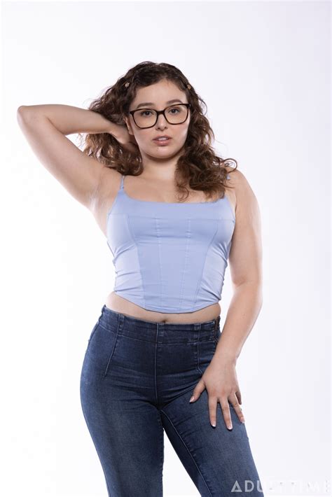 Horny Brunette Chick Leana Lovings Moans While Rubbing Her Own Snatch 16 Photos