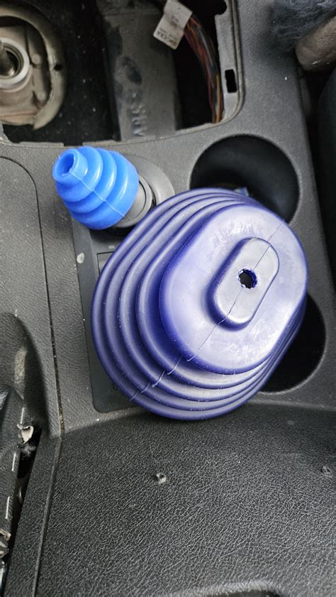 Замена пыльник рычага КПП — УАЗ Pickup, 2,7 л, 2013 года | своими ...