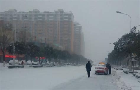 驻马店发布暴雪预警 积雪深度达16厘米 大河新闻