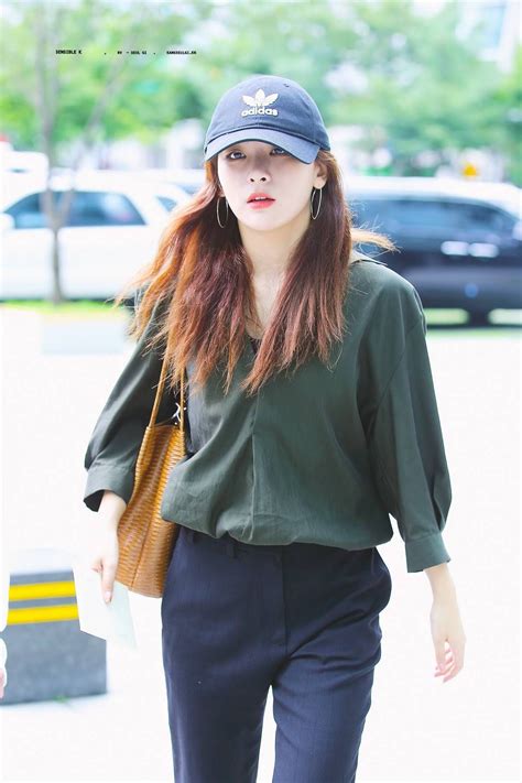 Pin By Iris Rillary On Kpop Red Velvet Seulgi Velvet Casual Outfit