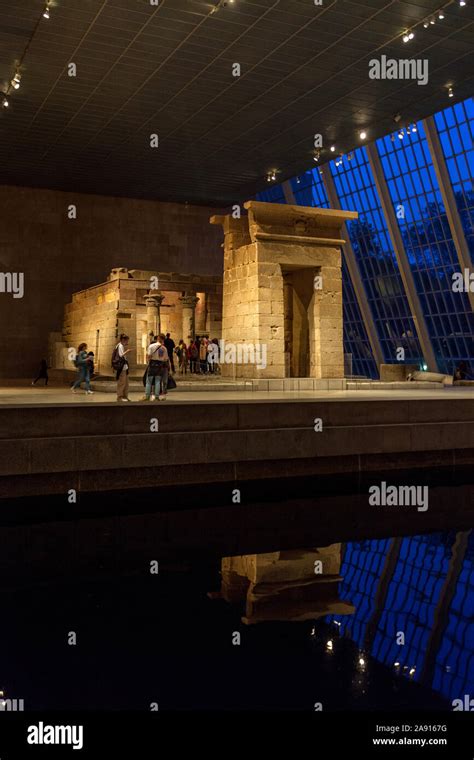 El Templo Egipcio De Dendur Dentro Del Museo Metropolitano De Arte 5th