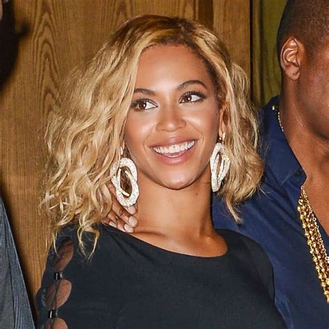 It S Beyonce S Latest Hairstyle A Wavy Lob Love It Beyonce Short