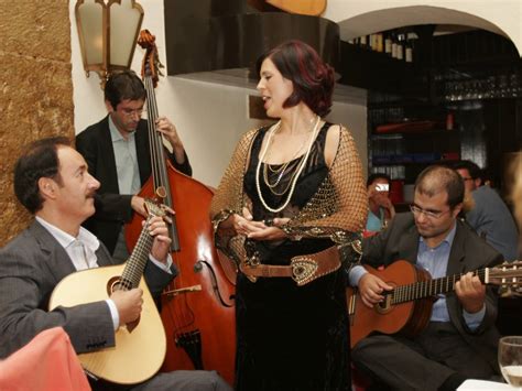 Doze Grandes Casas De Fado Em Lisboa